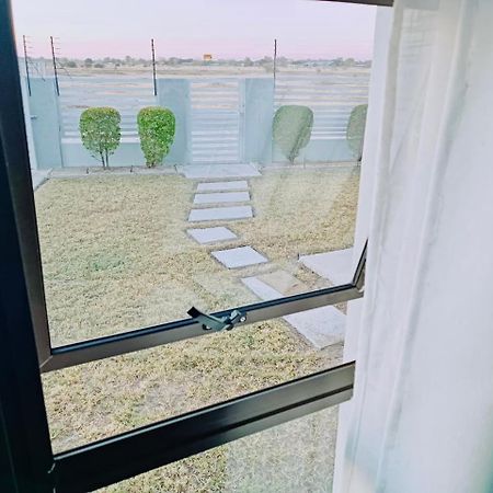 Hotel Northern Oasis à Oshakati Extérieur photo